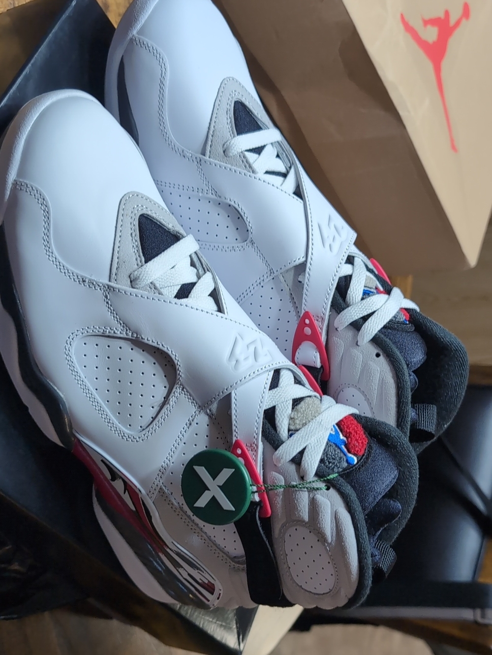 Nike Air Jordan 8 Retro "Bugs Bunny"
